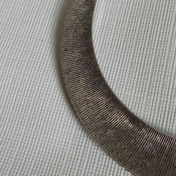 Paparazzi Silver Tone Shaped Pink Rhinestone Encrusted Crescent Pendant Necklace - Picture 7 of 12